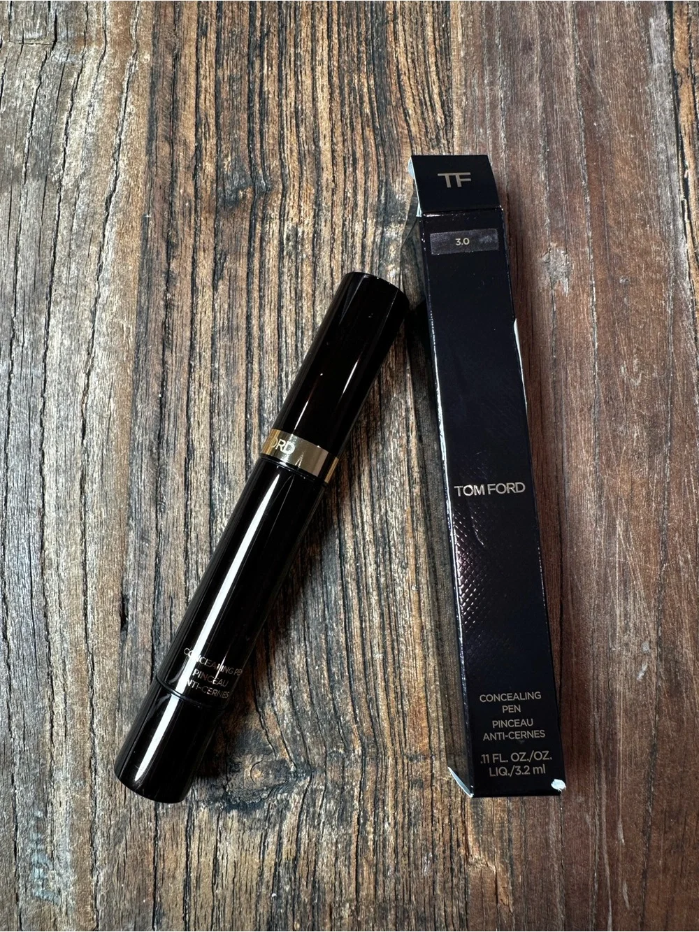Tom Ford Concealing Pen — Black with Gold Band